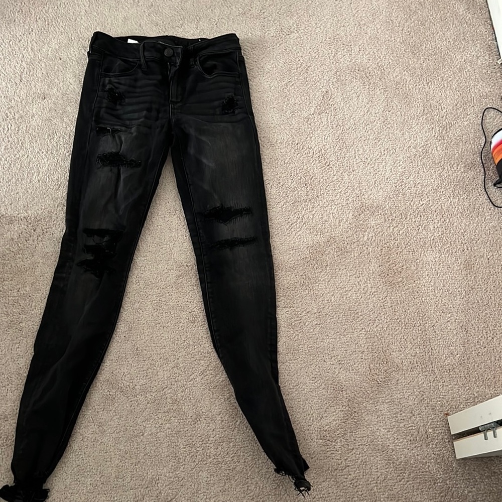 Ripped Black American Eagle jeans Low rise